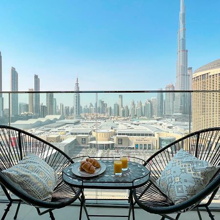 Stylish 2 Bedroom Dior-Inspired Apartment Connected To Dubai Mall Bagian luar foto