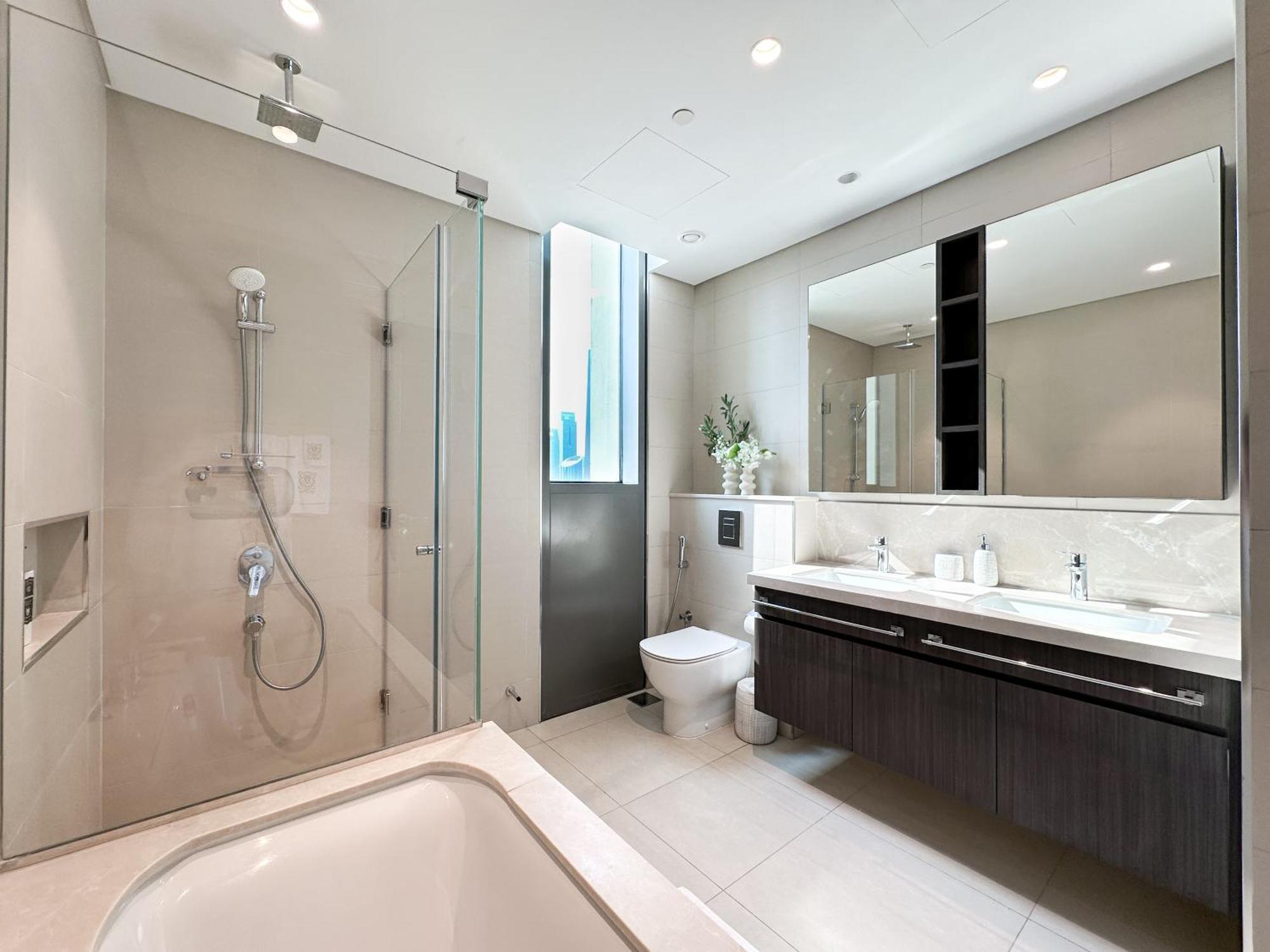Stylish 2 Bedroom Dior-Inspired Apartment Connected To Dubai Mall Bagian luar foto